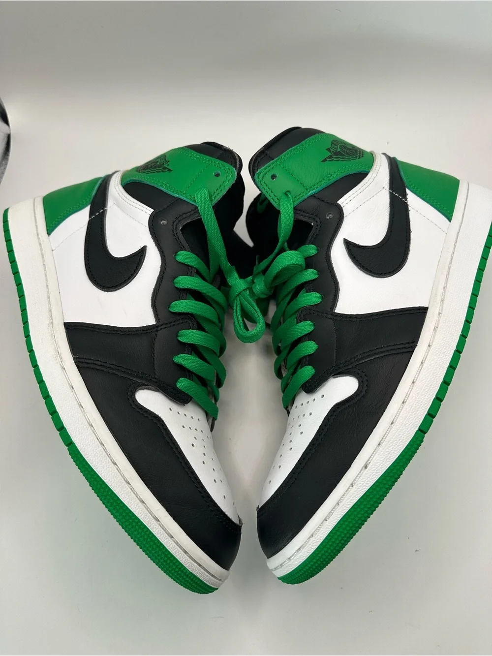 Nike Air Jordan 1 High Men’s Sneakers - Black/White/Green DZ5485-031 size 10.5